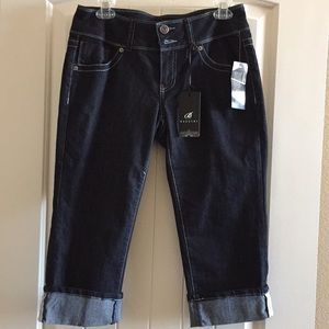 Baccini Jean Capri pants.